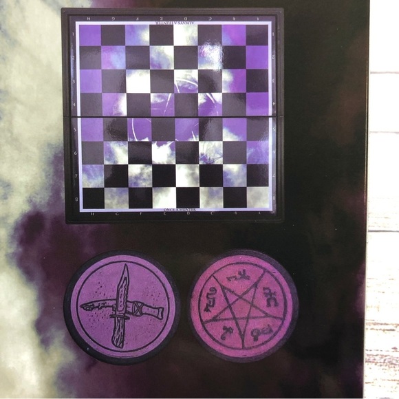 Culturefly Exc Supernatural TableTop Foldable Game Kit ( Checkers ) Winchester - Picture 7 of 12